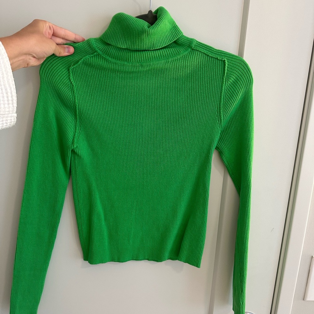 Urban Outfitters women’s green cardigan size small